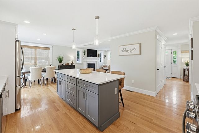 5 Rockmeadow Dr, East Bridgewater, MA 02333