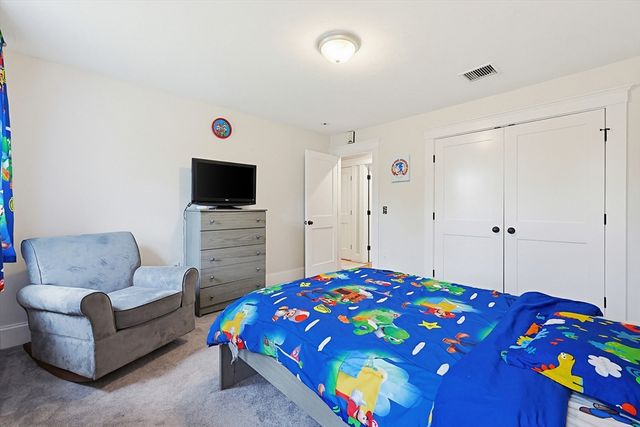 5 Rockmeadow Dr, East Bridgewater, MA 02333