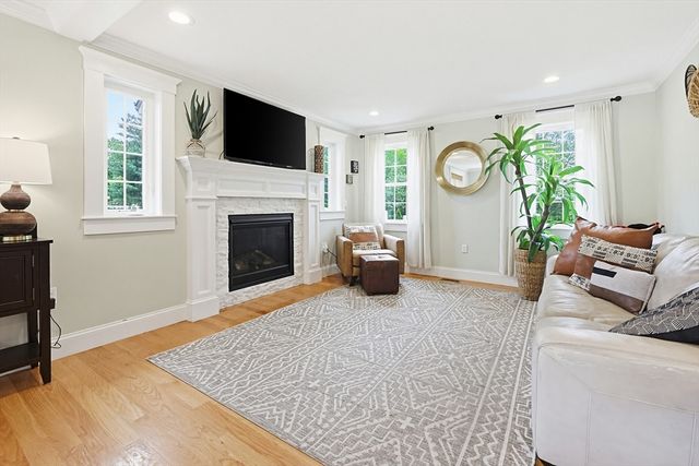 5 Rockmeadow Dr, East Bridgewater, MA 02333