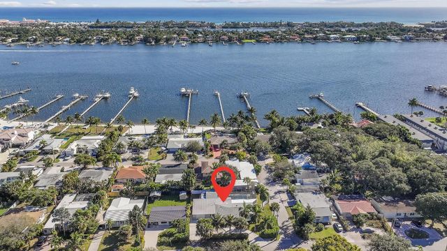 920 S Lake Drive, Lantana, FL 33462