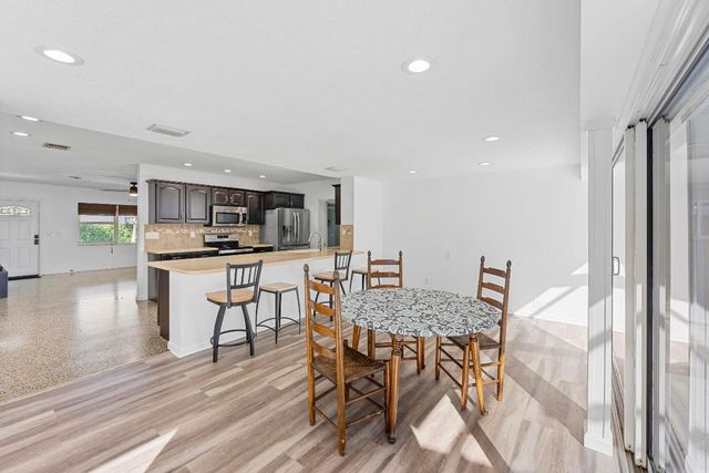 920 S Lake Drive, Lantana, FL 33462