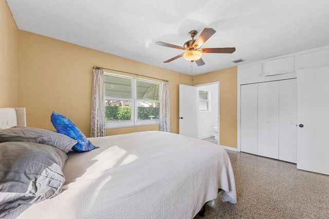 920 S Lake Drive, Lantana, FL 33462