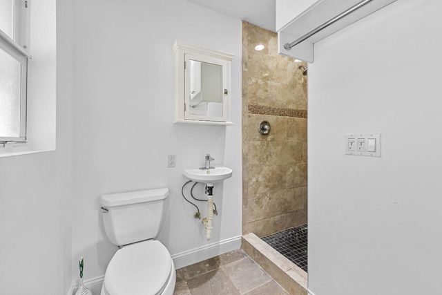 920 S Lake Drive, Lantana, FL 33462