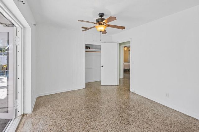 920 S Lake Drive, Lantana, FL 33462