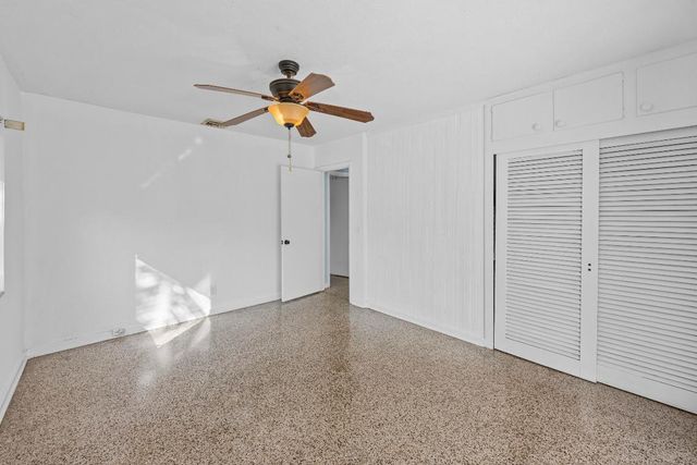 920 S Lake Drive, Lantana, FL 33462