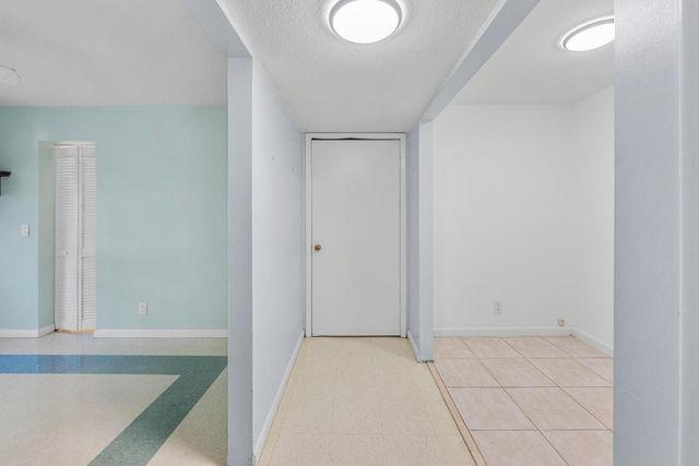 920 S Lake Drive, Lantana, FL 33462