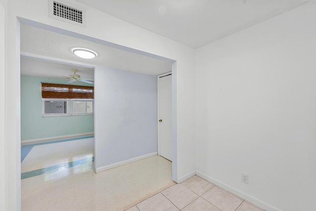 920 S Lake Drive, Lantana, FL 33462