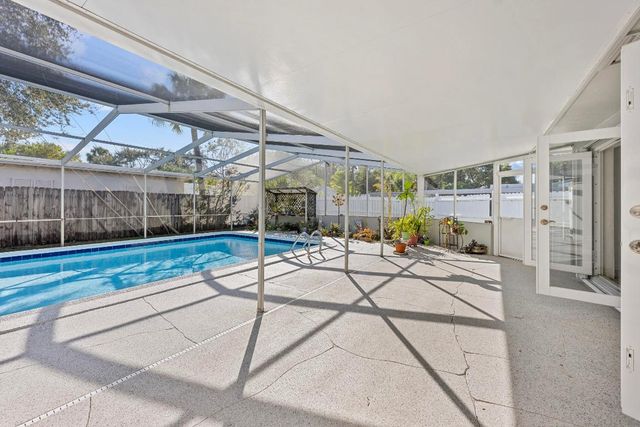 920 S Lake Drive, Lantana, FL 33462