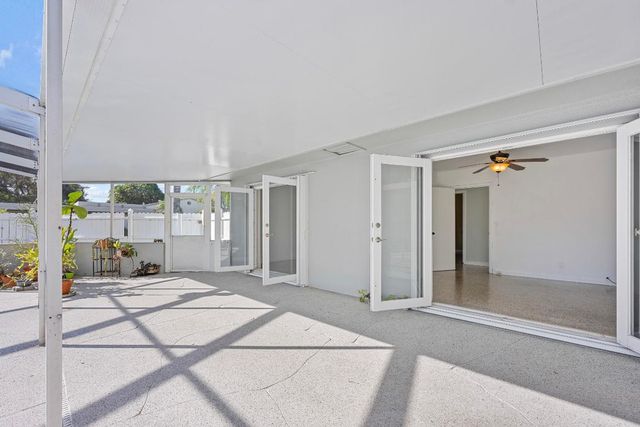 920 S Lake Drive, Lantana, FL 33462