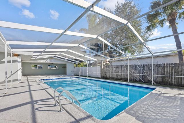 920 S Lake Drive, Lantana, FL 33462