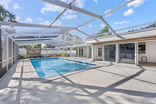 920 S Lake Drive, Lantana, FL 33462