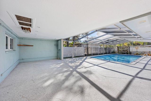 920 S Lake Drive, Lantana, FL 33462