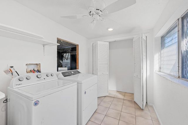 920 S Lake Drive, Lantana, FL 33462