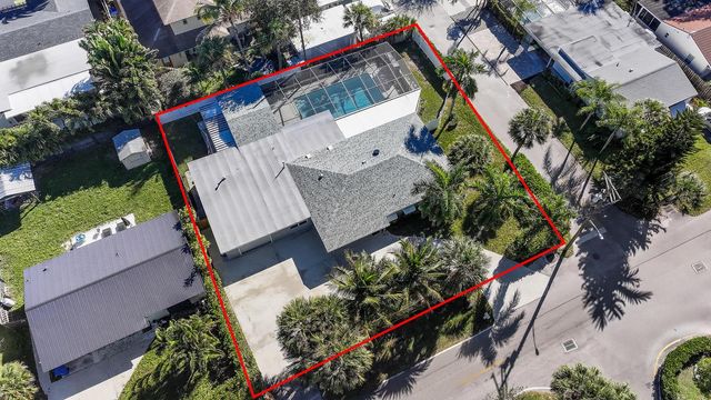 920 S Lake Drive, Lantana, FL 33462