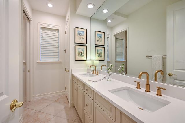 6903 BELMONT COURT, Lakewood Ranch, FL 34202