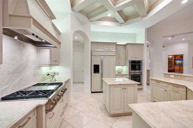 6903 BELMONT COURT, Lakewood Ranch, FL 34202