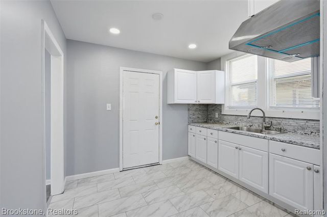 16909 Ardmore Street, Detroit, MI 48235