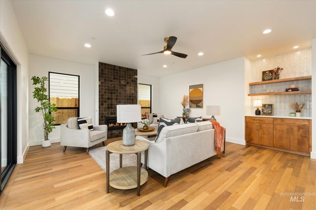 5616 W Grover St, Boise, ID 83705