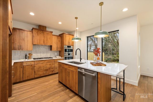 5616 W Grover St, Boise, ID 83705