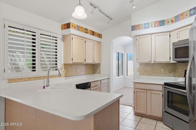 246 E VAUGHN Avenue, Gilbert, AZ 85234