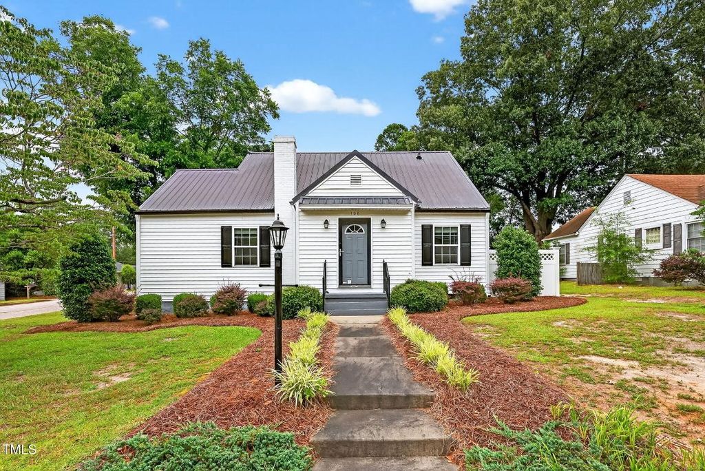 708 W Pope Street, Dunn, NC 28334