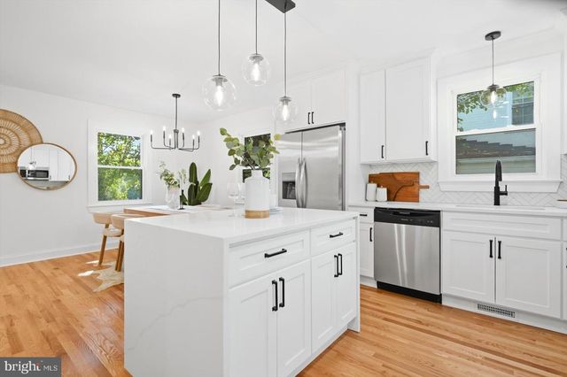 9424 COLESVILLE RD, Silver Spring, MD 20901