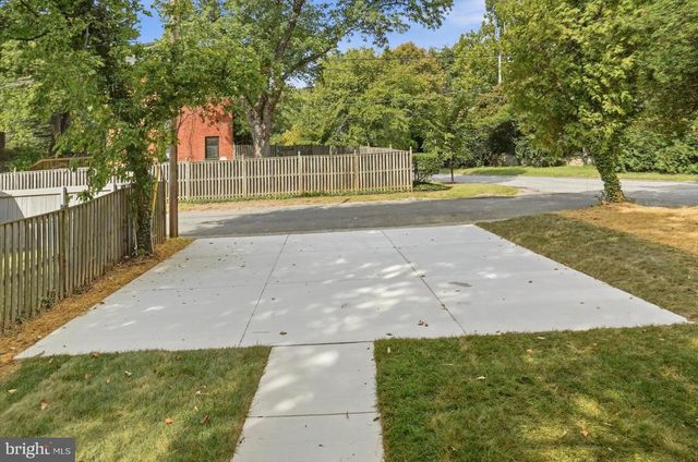 9424 COLESVILLE RD, Silver Spring, MD 20901