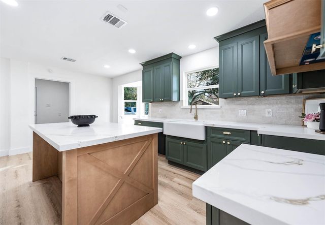 3919 Ridgeview Drive, Missouri City, TX 77459