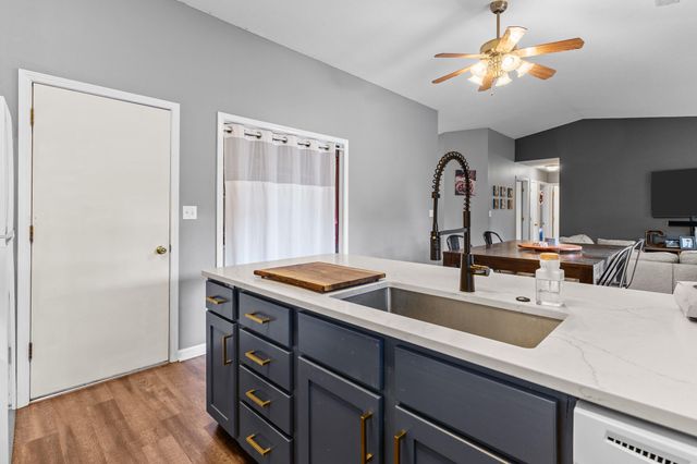 5504 PRAIRIE ROSE CT, Columbia, MO 65202