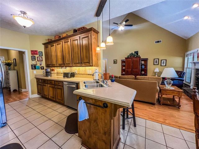 4008 Biltmore Cove Way NE, Buford, GA 30519