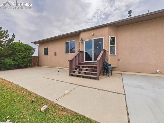 553 S Saunders Drive, Pueblo West, CO 81007