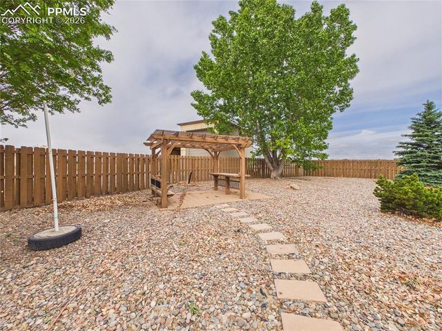 553 S Saunders Drive, Pueblo West, CO 81007