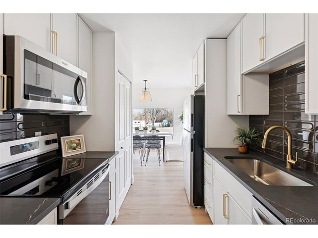 1484 W Lake Ave, Littleton, CO 80120