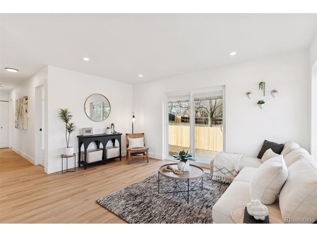 1484 W Lake Ave, Littleton, CO 80120