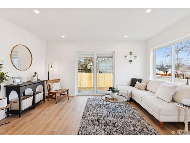 1484 W Lake Ave, Littleton, CO 80120