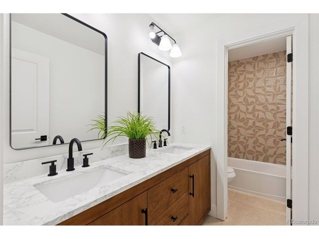 1484 W Lake Ave, Littleton, CO 80120