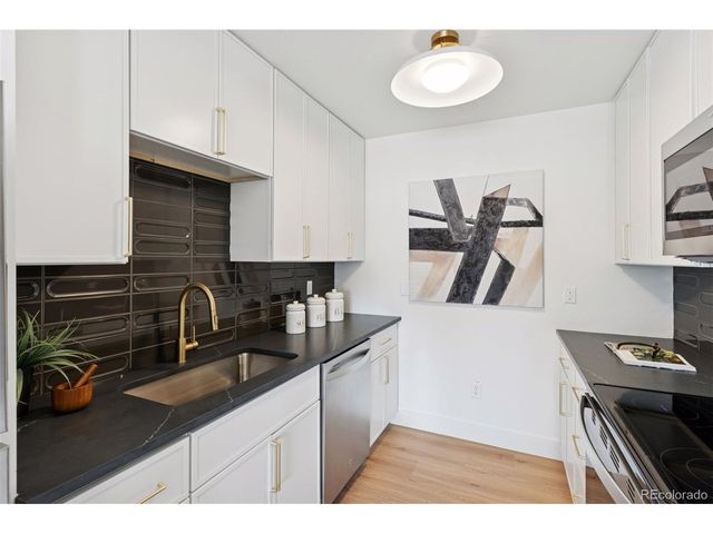 1484 W Lake Ave, Littleton, CO 80120