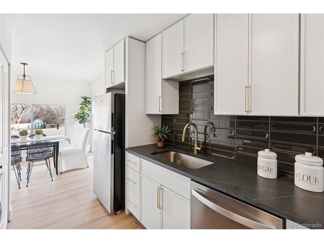 1484 W Lake Ave, Littleton, CO 80120