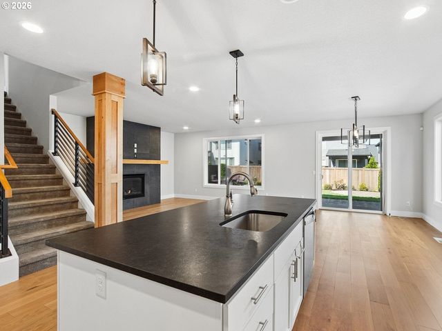4093 Se REED Dr, Hillsboro, OR 97123