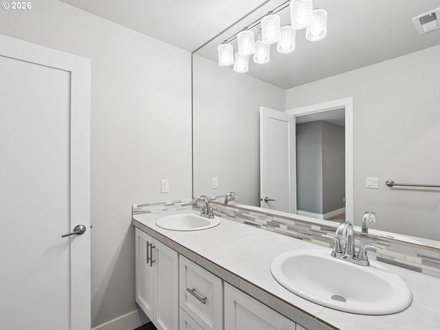 4093 Se REED Dr, Hillsboro, OR 97123