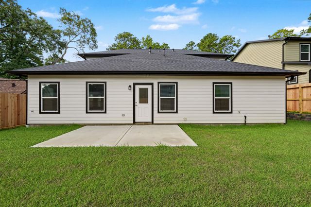 117 Sun City Lane, Conroe, TX 77304