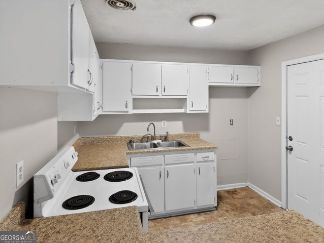 10223 Foxfire Terrace, Jonesboro, GA 30238