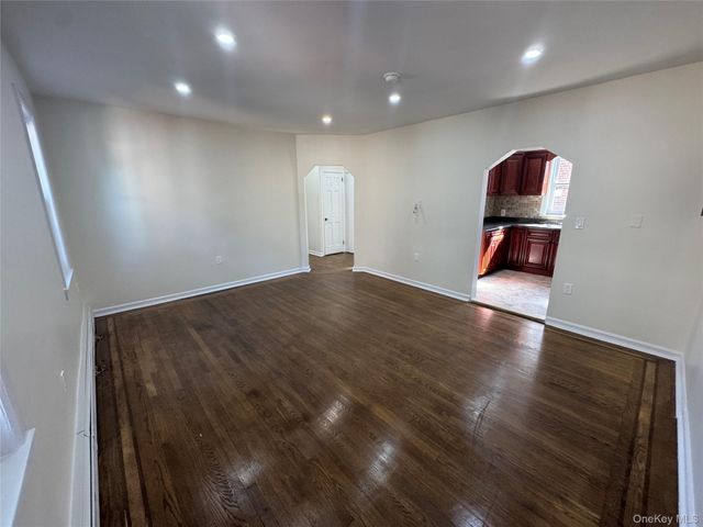 1054 Lydig Avenue, Bronx, NY 10461