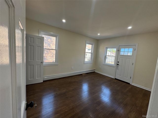 1054 Lydig Avenue, Bronx, NY 10461