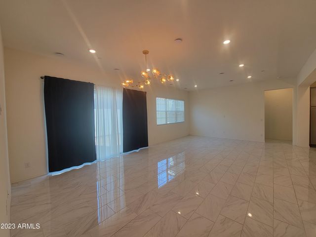 240 E Shamrock Drive, Chandler, AZ 85286