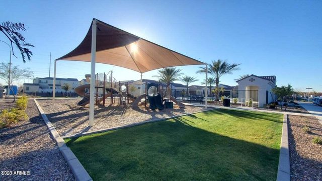 240 E Shamrock Drive, Chandler, AZ 85286