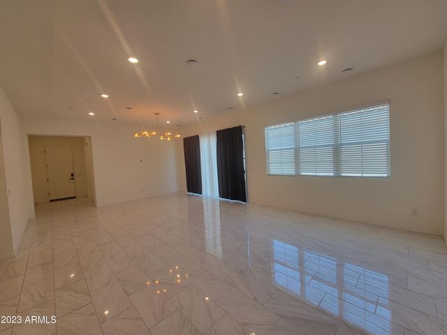 240 E Shamrock Drive, Chandler, AZ 85286