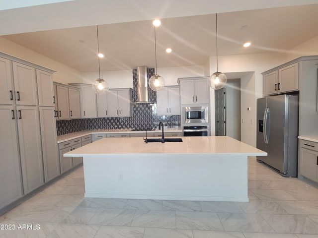 240 E Shamrock Drive, Chandler, AZ 85286