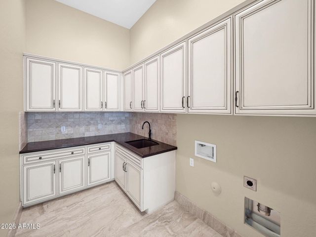 8925 E ROSEDALE Circle, Mesa, AZ 85207
