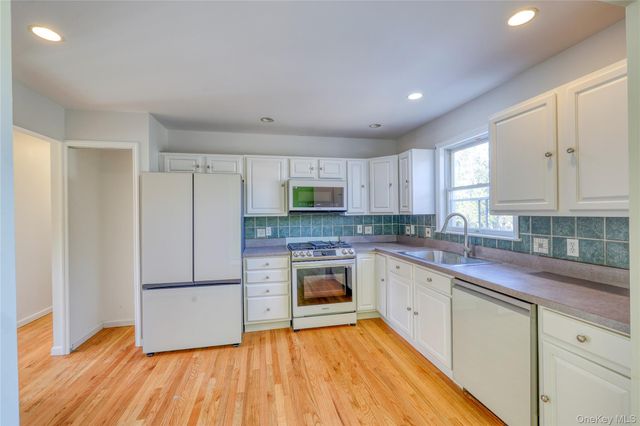 8 Jamison Place, Newburgh, NY 12550